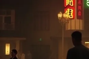 潮汐车站末班车后空旷站台