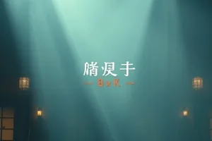 晚风信箱巷口绿色邮筒特写